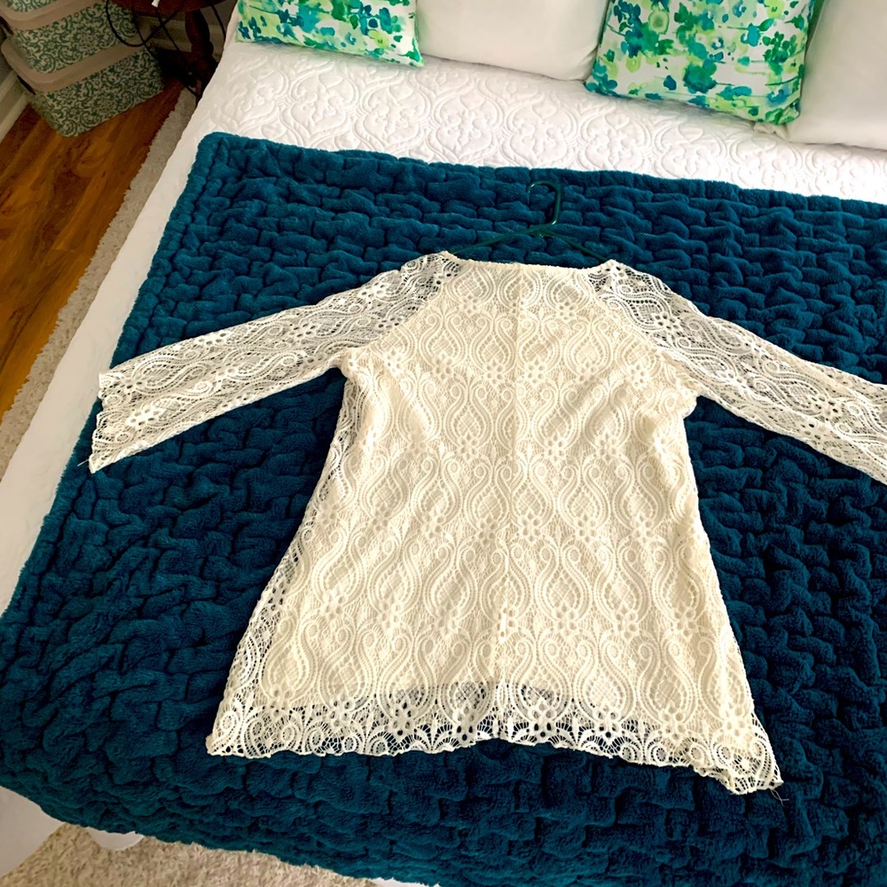 Cream Lace top with see through sleeves 1x